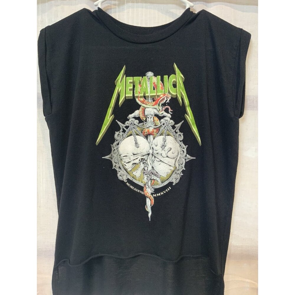 Metallica World Wired 2019 Tour Women's T-Shirt - Small